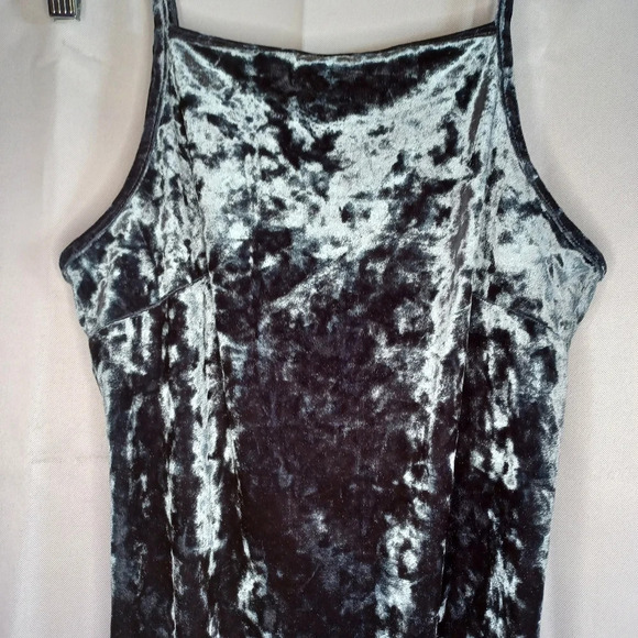 Forever 21 Spaghetti strap velour 90's dress - Picture 2 of 8